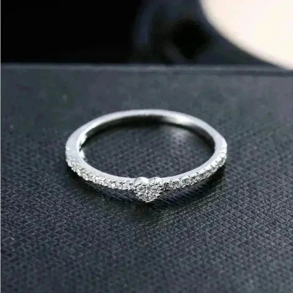 ⚠️Clearance Heart Cubic Zirconia Ring Silver (Many Sizes) - Picture 2 of 3